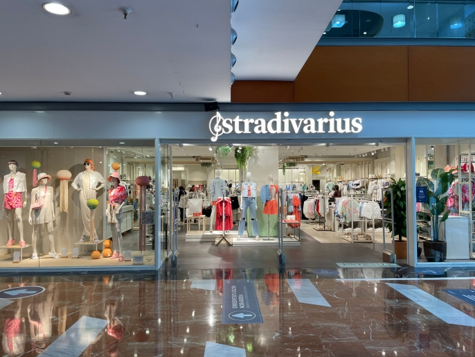 Campaña Cuña traducir Stradivarius en Urbil Donostia San Sebastián | Centro Comercial Urbil